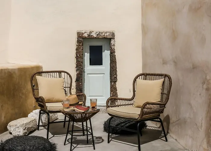 Exi Castle Emporio (Santorini)