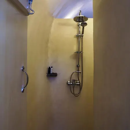 בית הארחה Exi Castle