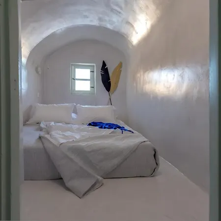 Exi Castle Pensión Emporio (Santorini)